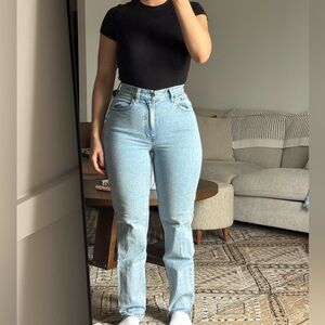 Abercrombie & Fitch 90’s Straight Ultra High Rise Jeans (sz26 curve love)